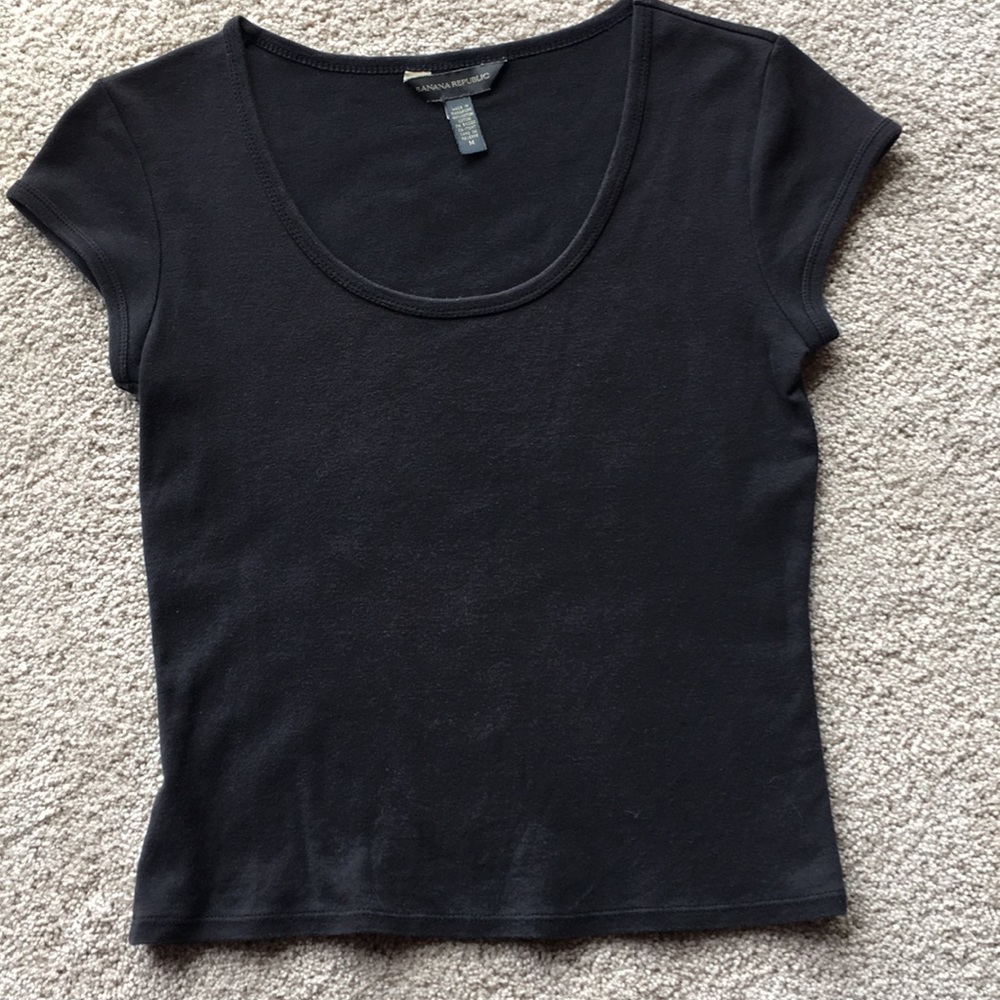 Banana Republic short sleeve scoop neck shirt